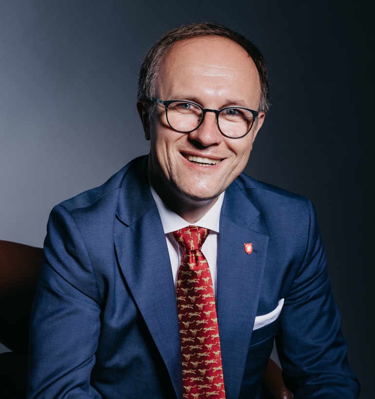 Dlaczego młodzi mają tak kilka do powiedzenia w polskiej nauce?